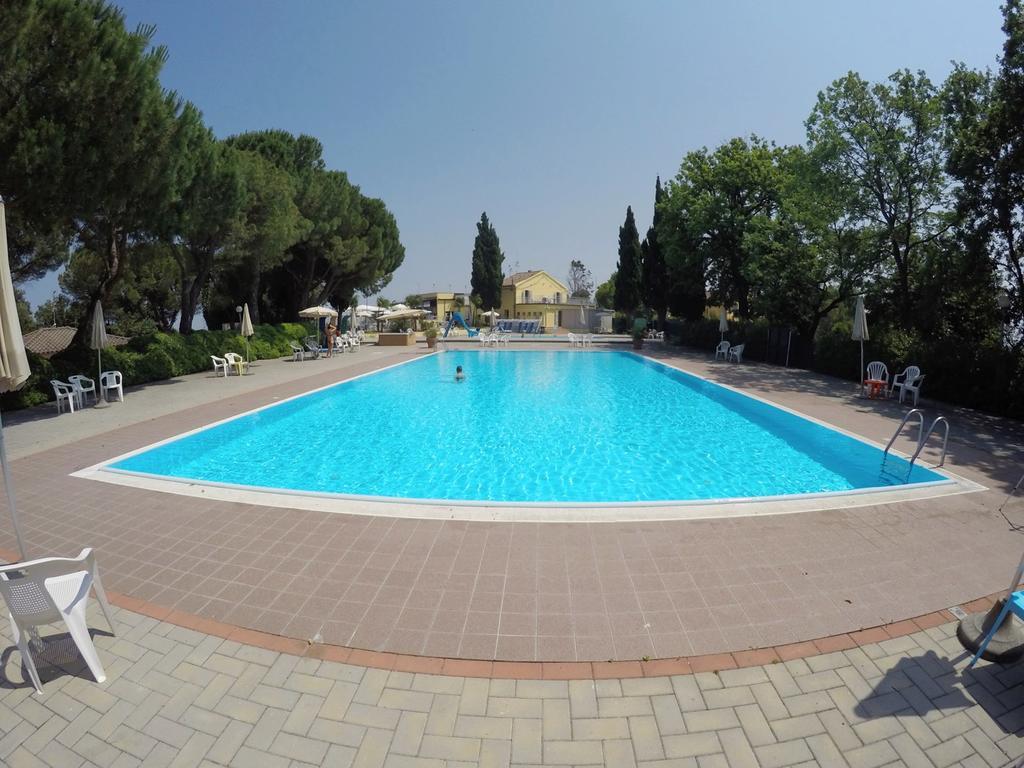 Camping Village Mar Y Sierra San Costanzo 외부 사진