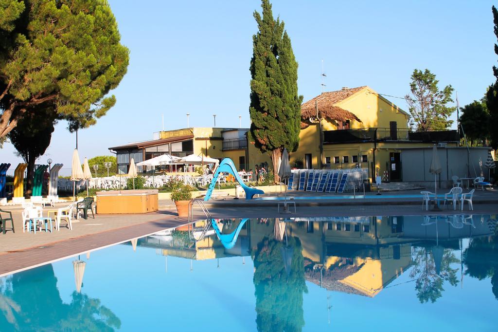 Camping Village Mar Y Sierra San Costanzo 외부 사진